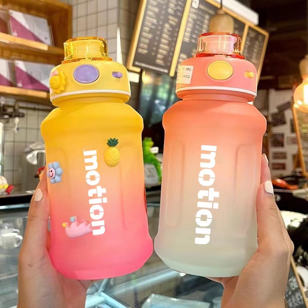 Gradient color simple plastic cup, high appearance level, portable sports water bottle for boys and girls, straw cup, couple's casual cup details Picture