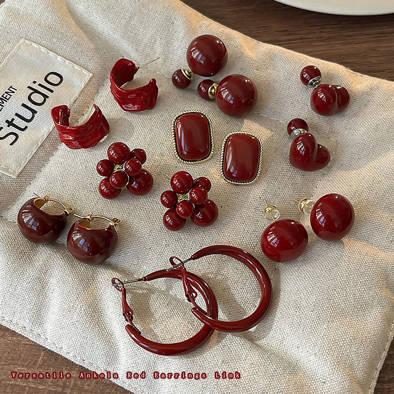 Ankela red retro style earrings for women, 2024 new bestsellers, ear studs, niche, light luxury and high-end earrings Application Scenario