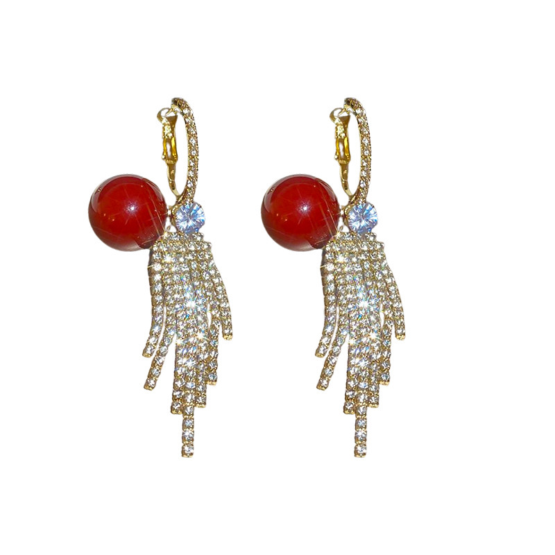 Elegant and stylish long tassel pearl earrings for autumn and winter, fashionable and versatile earrings, French retro stud earrings for women Item Picture