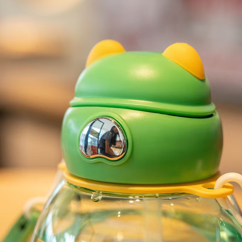The new summer portable drawstring, durable straw cup, leak-proof, and cute little bear Dudu children's water cup is small and adorable Application Scenario