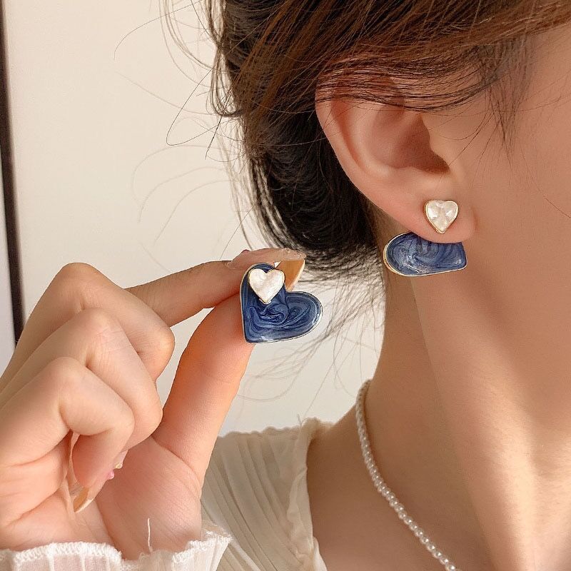 Klein blue Stud earrings 2024 New Trendy summer, with a niche design sense, high-end earrings and retro French earrings details Picture