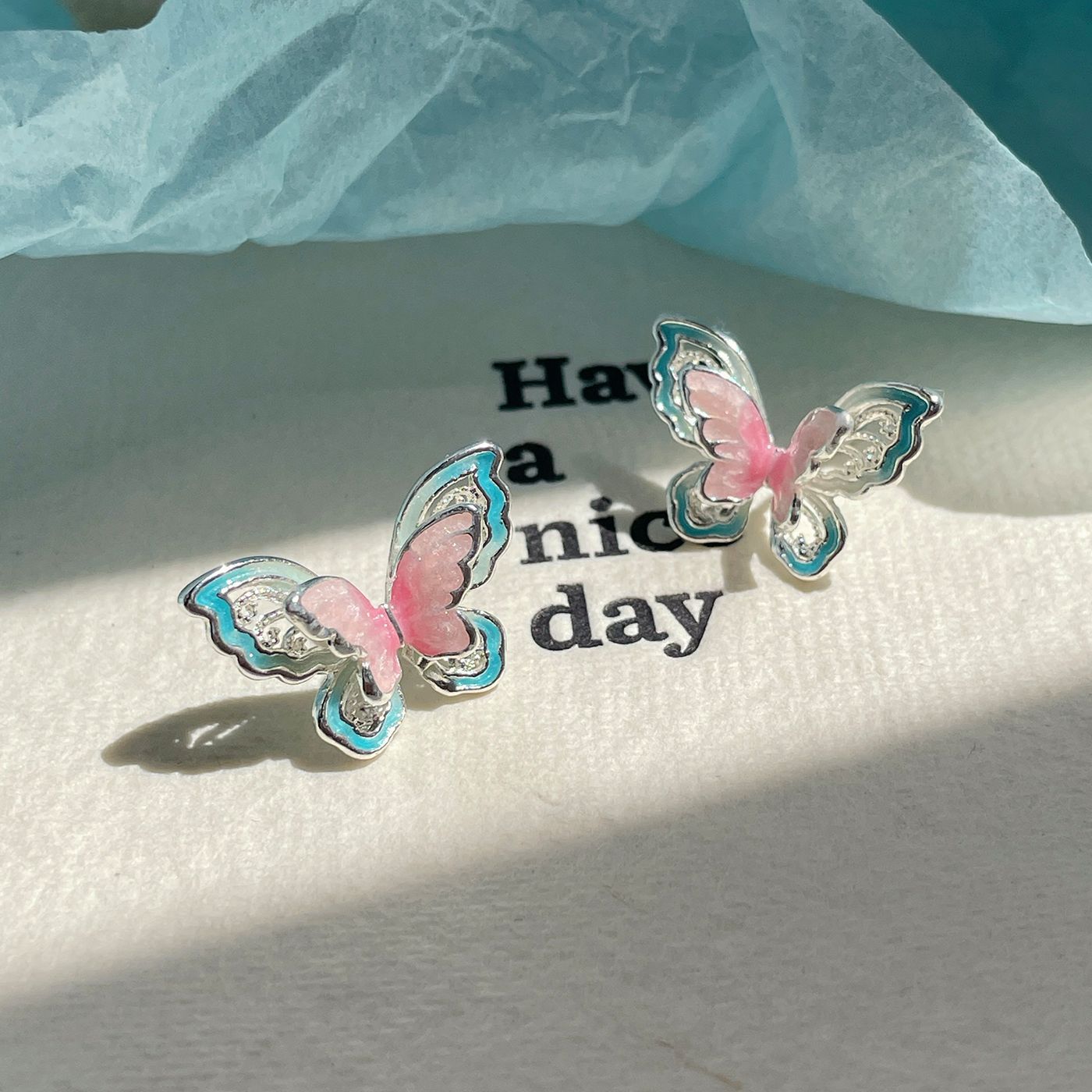 Zhuang Zhou Dream Butterfly Sweet Oil-dripping three-dimensional Hollow butterfly Stud Earrings for Women, 925 silver needle, niche and high-end summer earrings Application Scenario