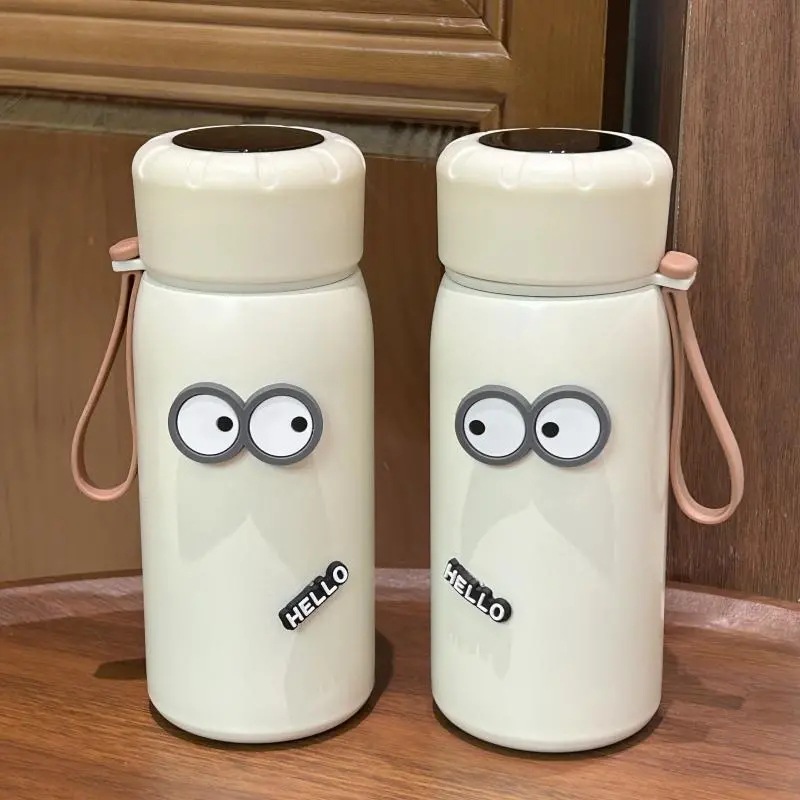 The 2024 new style cup on Instagram features a high level of appearance. It is a simple Korean-style niche tea and water separation brewing cup that is portable, shockproof and cute details Picture