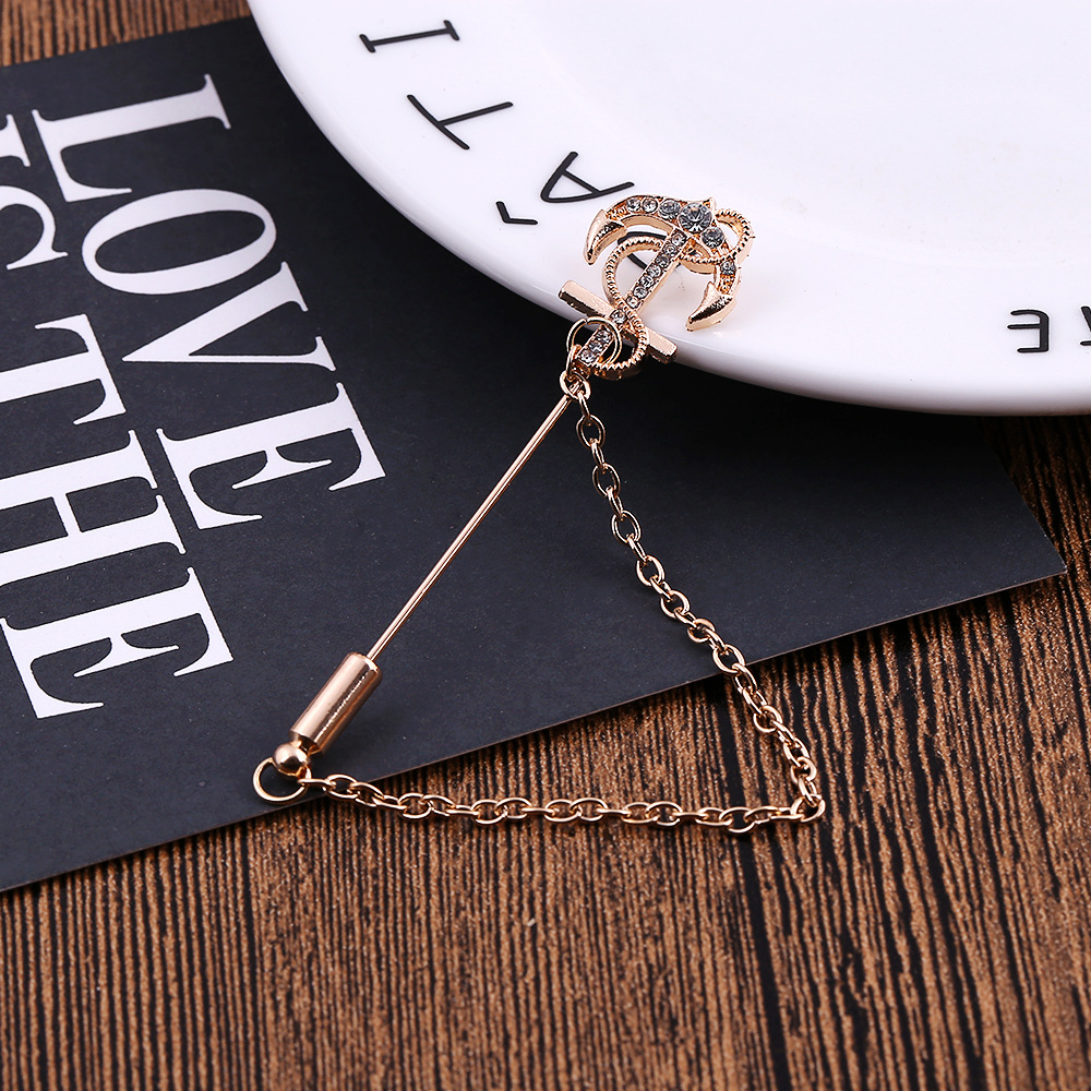 Z99 Trendy original European and American retro brooch with a unique arrow-shaped alloy accessory Application Scenario