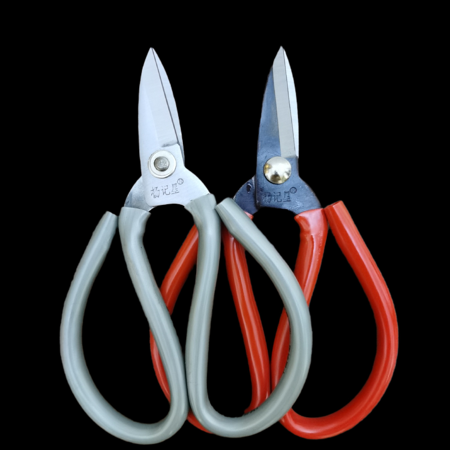 We supply large iron shears, industrial iron shears, iron wire shears, thick iron shears, thin iron shears and steel shears full figure