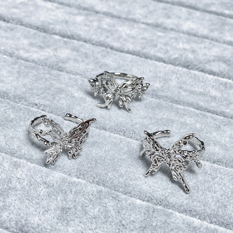 The new irregular texture plain ring butterfly opening ring is a unique design for women with a simple layering style and a fashionable index finger ring Application Scenario