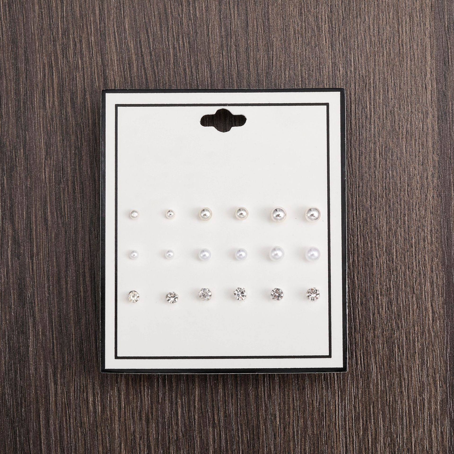 A set of multiple pairs of earrings and stud earrings, a new type of alloy earrings with cross-border pearls from Europe and America. Wholesale from the manufacturer details Picture