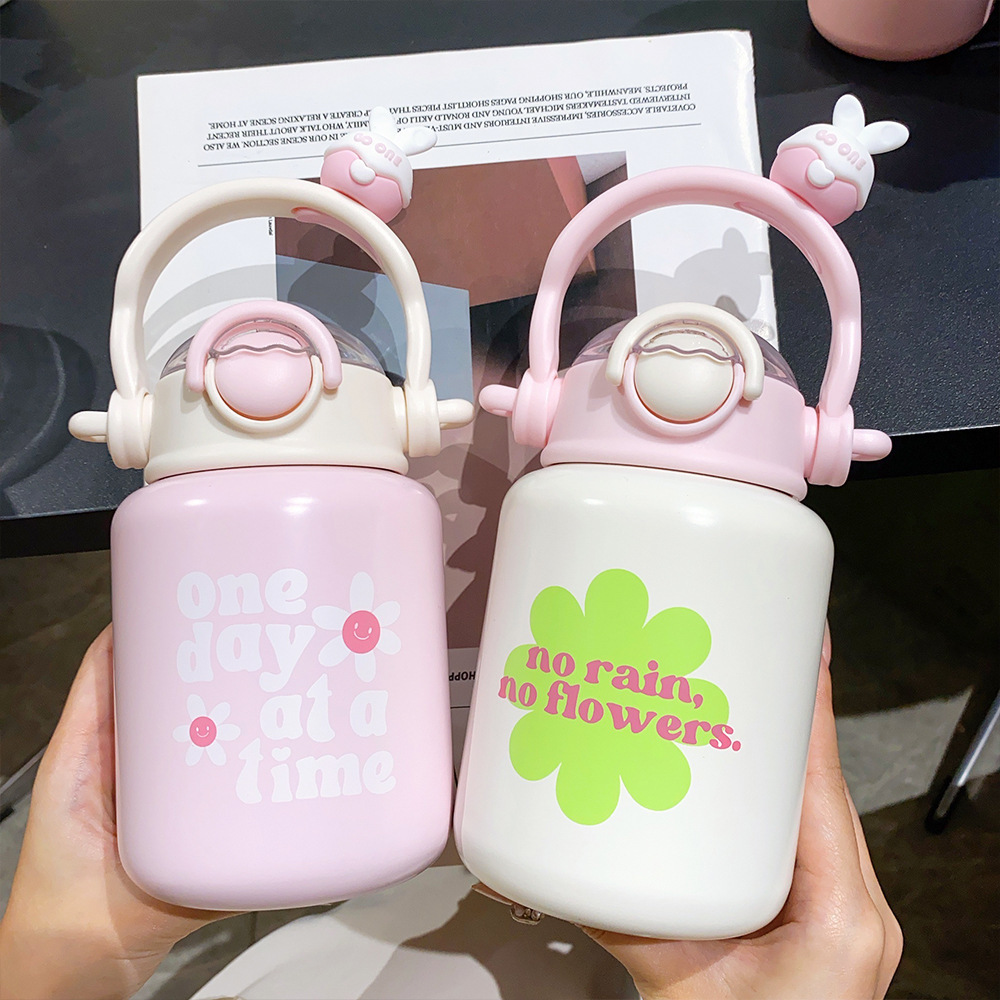 "Internet-famous Little Happiness insulated cup, high appearance level, girls' children's backpack travel cup, large capacity straw, student water cup. full figure