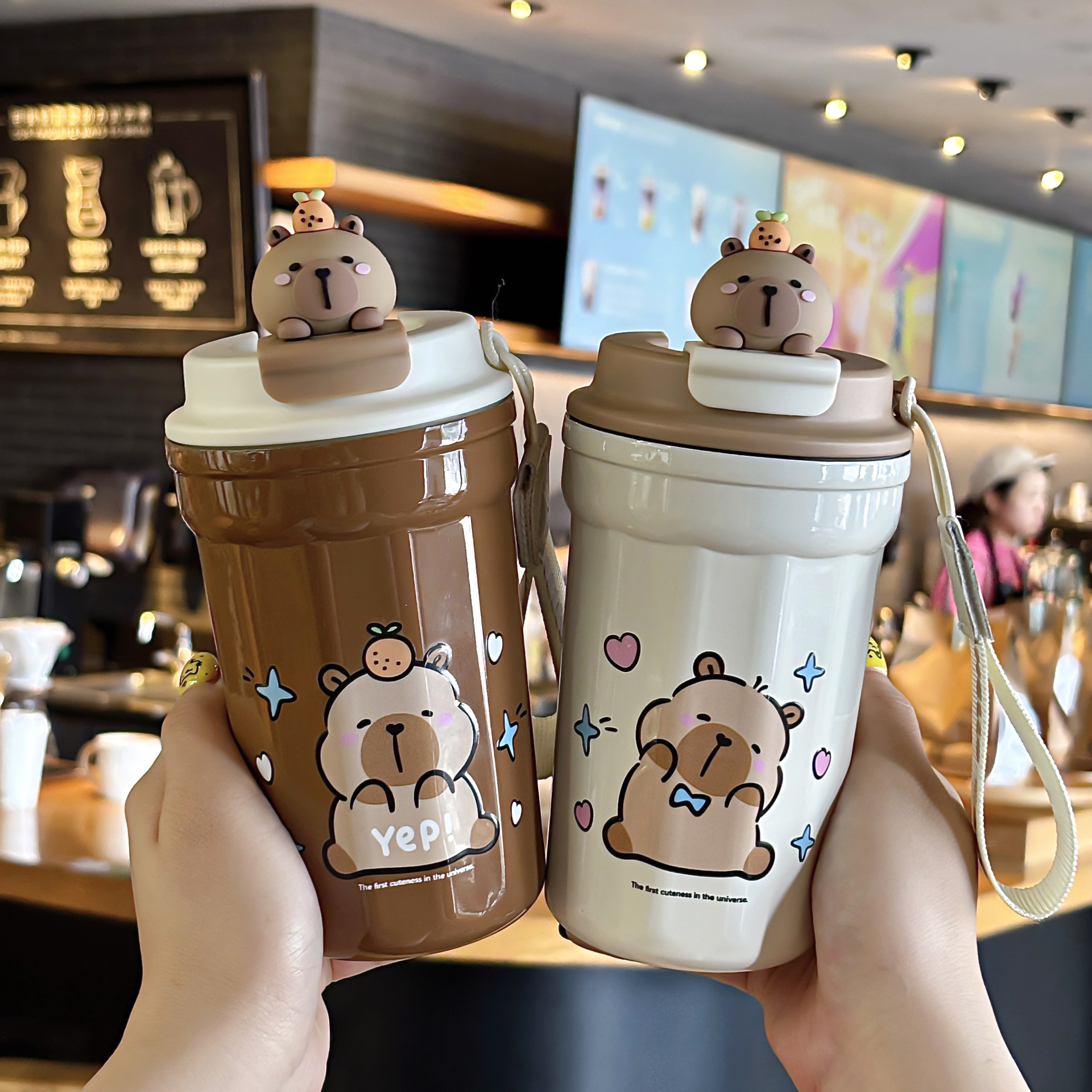 Capibara student portable coffee thermos cup, sturdy handle, independent figurine, direct drinking cup mouth, water cup Application Scenario