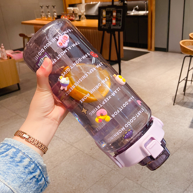 Large-capacity plastic cup with straw and scale, transparent water cup, anti-drop portable handle, outdoor sports and fitness water bottle Specification drawing