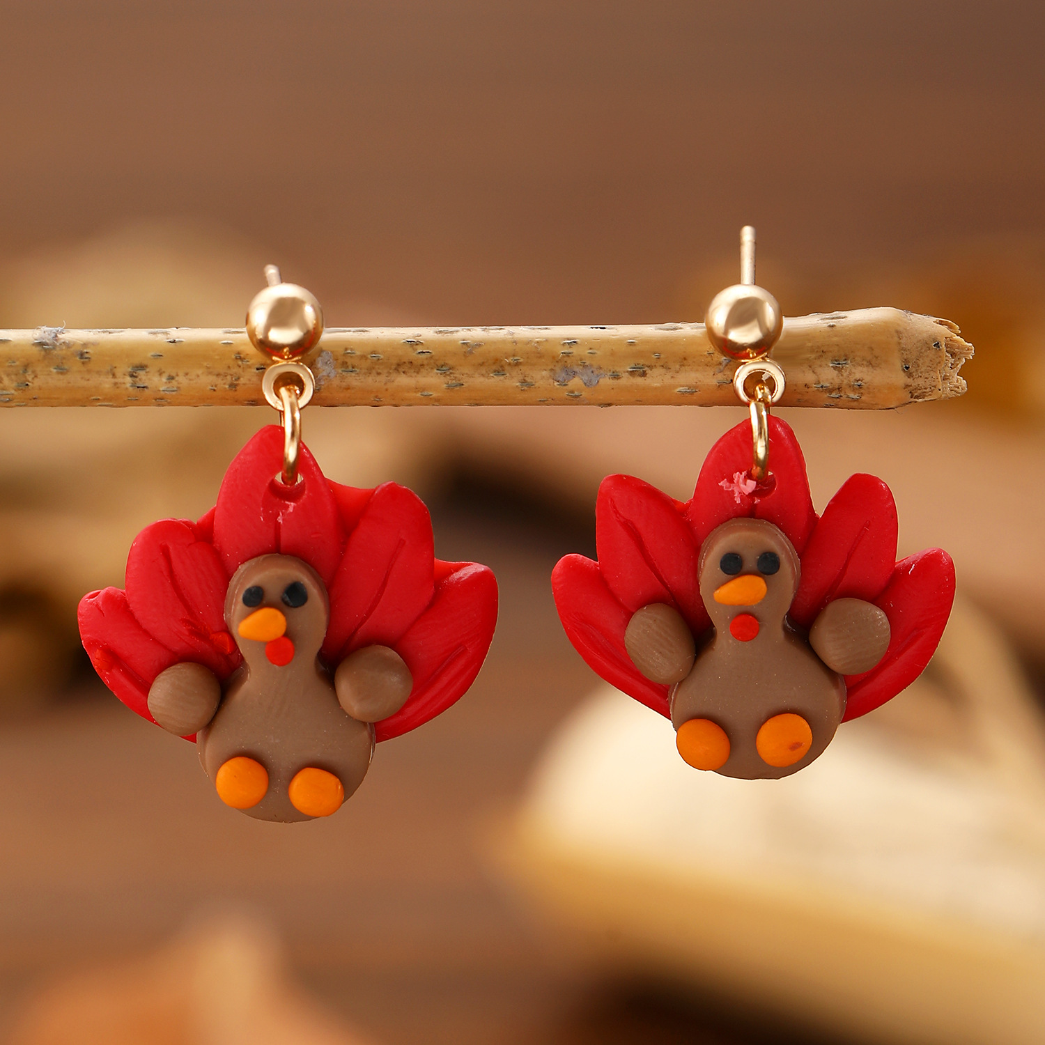 Fashionable bird stud earrings for women, cartoon soft clay Turkey, maple leaf stud earrings, wholesale of cross-border Thanksgiving earrings from Europe and America full figure