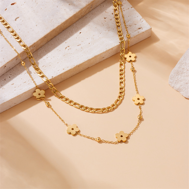 Korean-style fashionable and niche design, gold-plated stainless steel smooth floral accessory chain, double-layered necklace details Picture