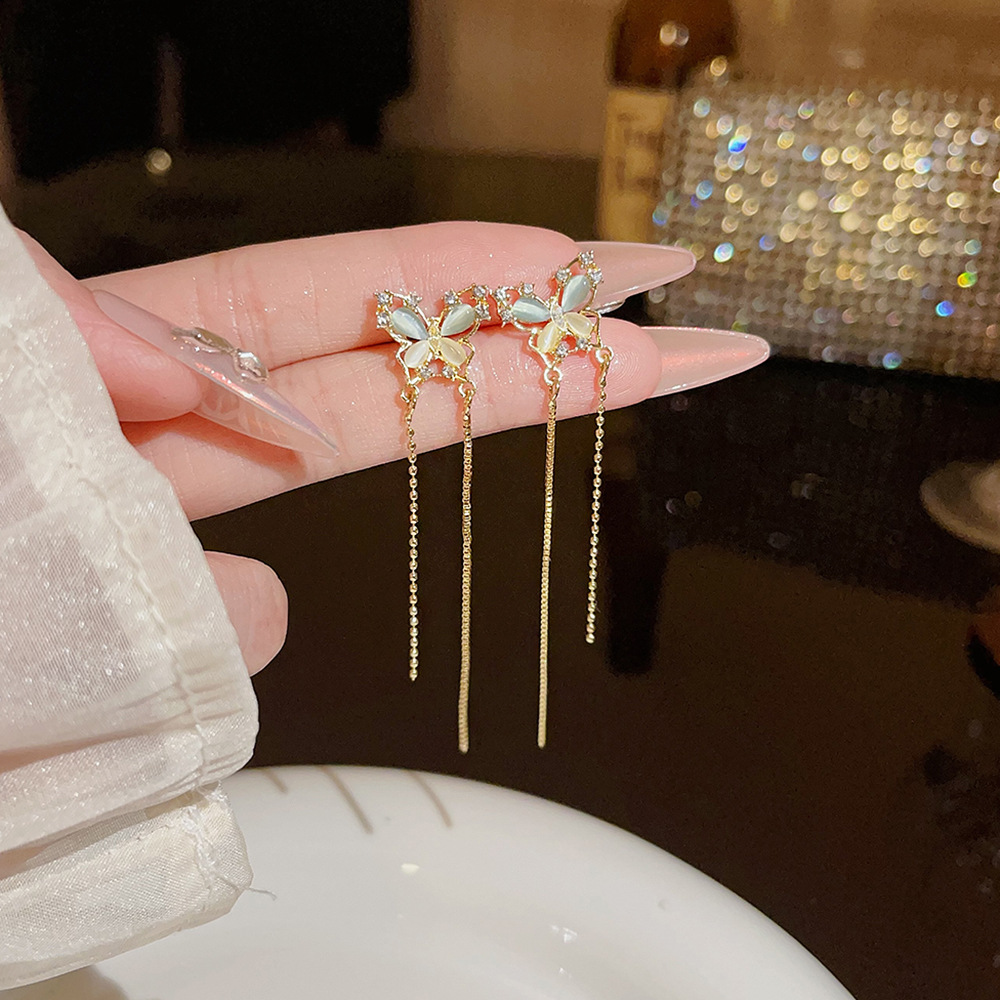 S925 Silver needle butterfly tassel earrings exude a sense of light luxury and sophistication, with sweet and exquisite stud earrings. They are fashionable and elegant, simple and elegant earrings for women details Picture