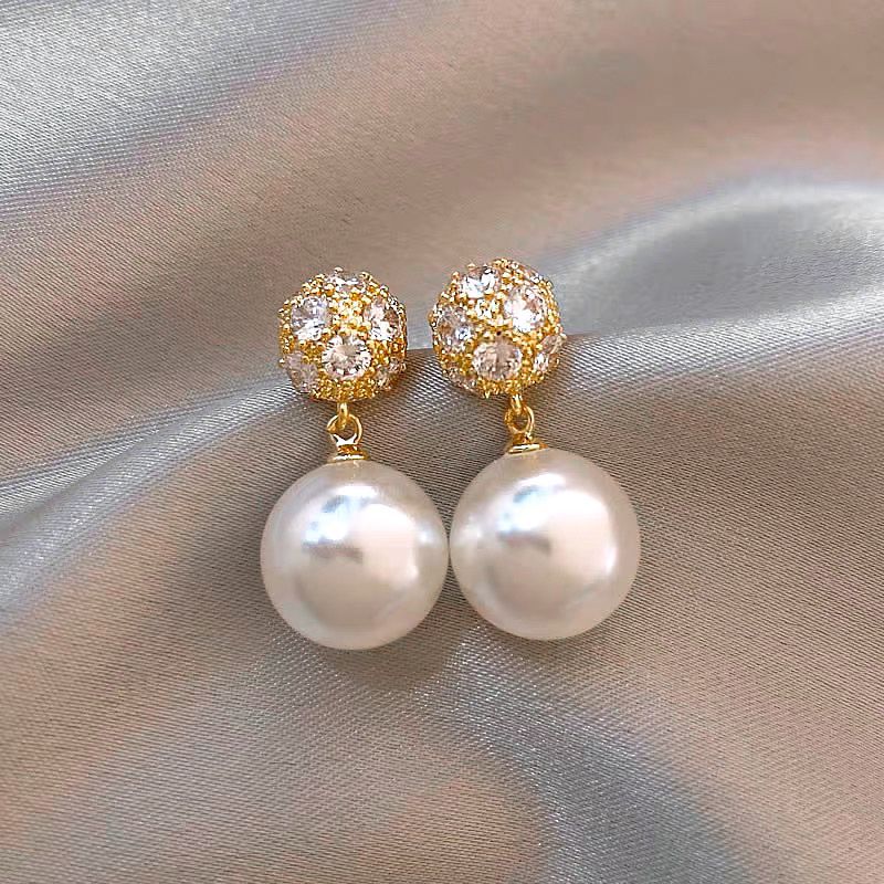 Maillard brown stud earrings for Women 2024 New retro, niche, fashionable, high-end, elegant and simple design earrings Specification drawing