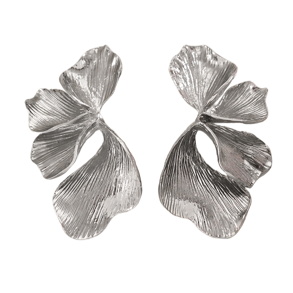 European and American cross-border jewelry, ins, light luxury, high-end fashion, ginkgo leaf, flower, pearl stud earrings, women's earrings Item Picture