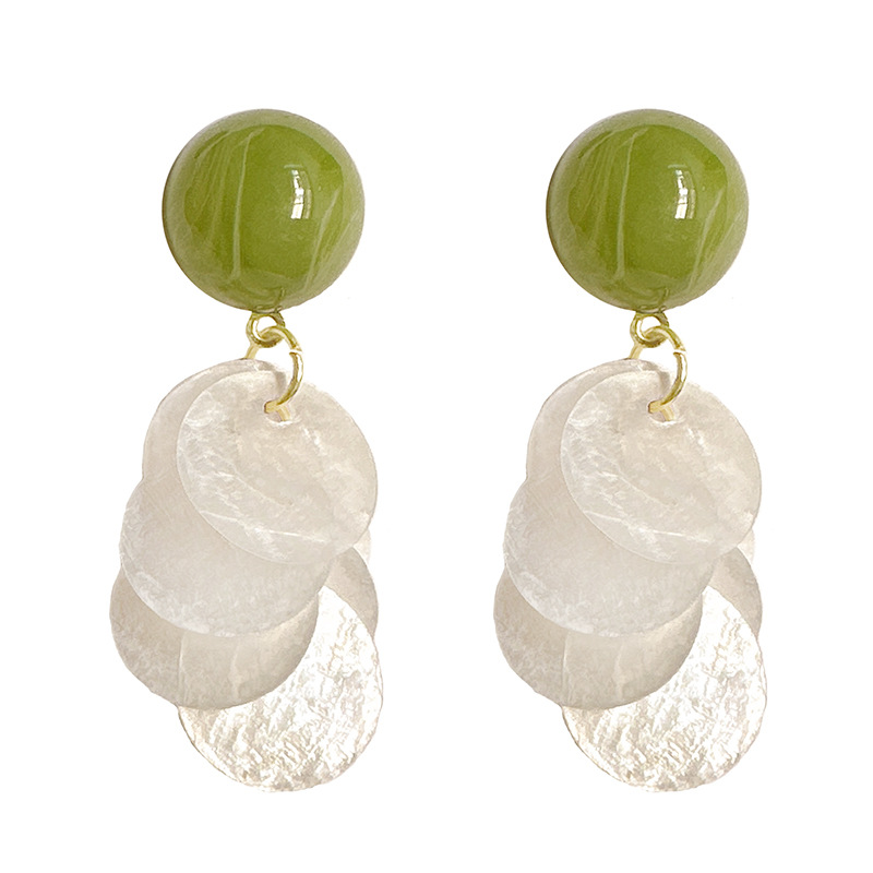 The shell tassel earrings are a must-have for women in spring and summer. They are a new 2024 bestseller with a touch of elegance and a sense of luxury and sophistication Item Picture