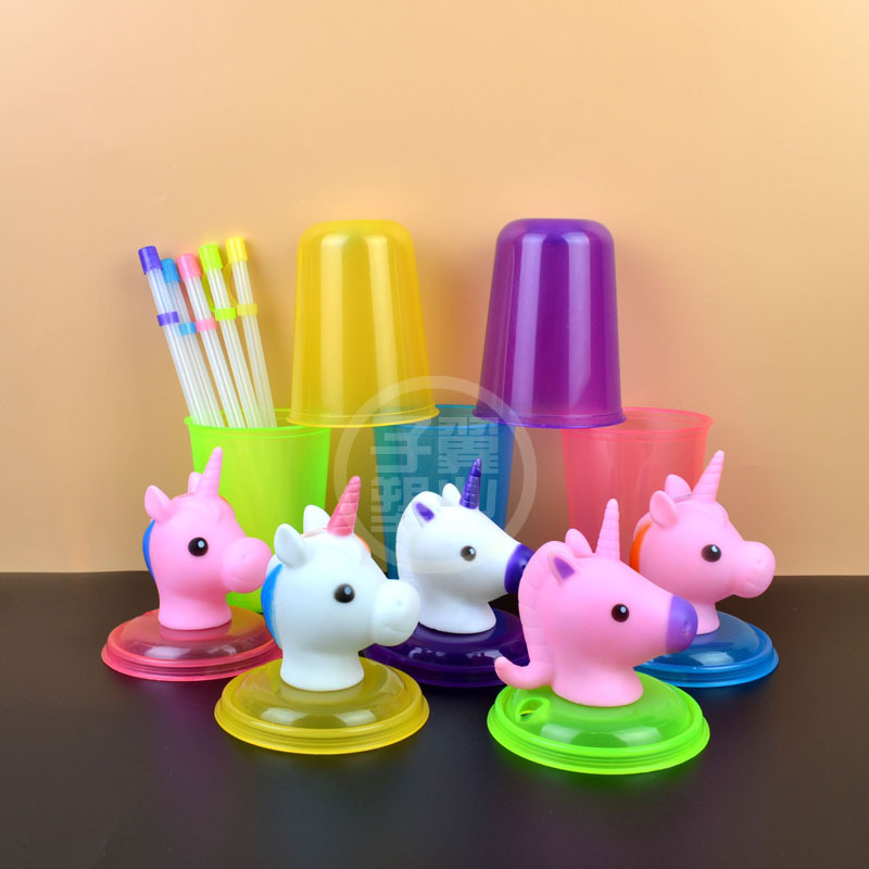 The manufacturer has a wide range of fashionable and simple cartoon cups, disposable plastic straw cups and portable cups in stock Application Scenario