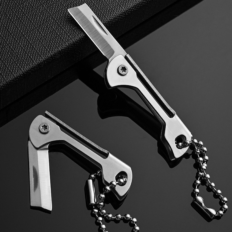 Stainless steel mini folding knife, portable folding knife, keychain pendant, a perfect tool for opening packages Application Scenario