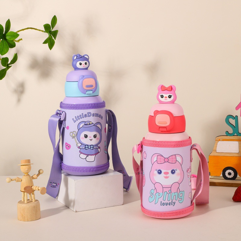 New 316 food-grade children's insulated cup, cartoon straw water cup, large-capacity shoulder strap, convenient kindergarten cup details Picture