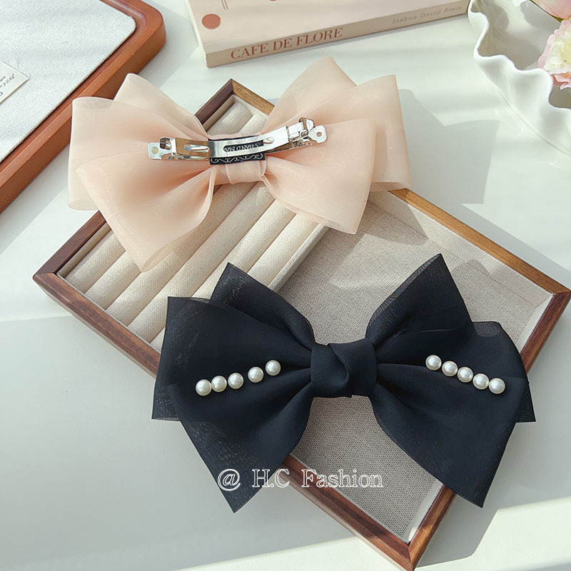 Organza bow pearl hair clip, Korean style hair accessory, simple and elegant headwear, female hair clip at the back of the head Application Scenario