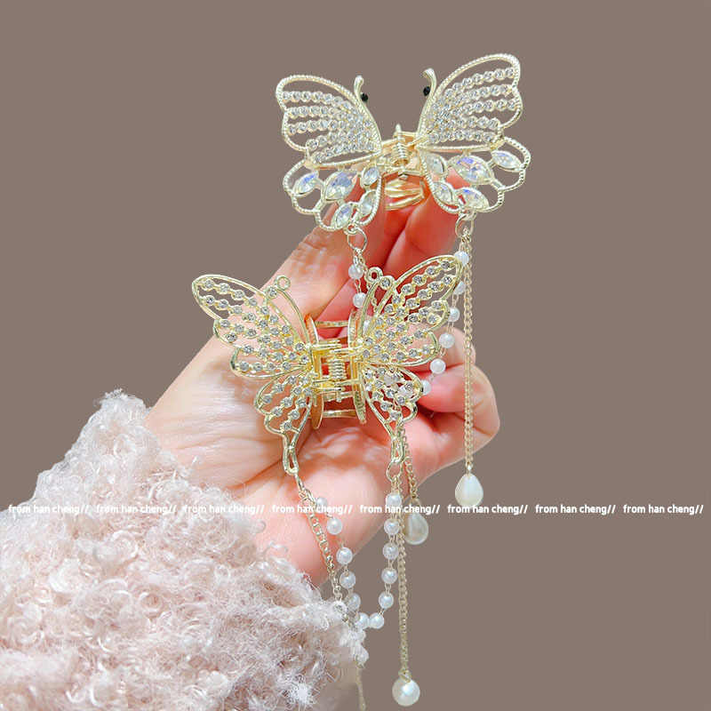 The new crystal butterfly pearl tassel gripper, the shark clip at the back of the head, exudes a high-end and elegant semi-tied hair clip accessory Specification drawing