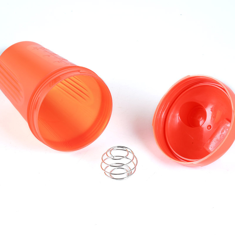 Wholesale of portable flip-top plastic sports water cups, 400ml sports shaker cups, large-capacity fitness cups, shaker cups Application Scenario