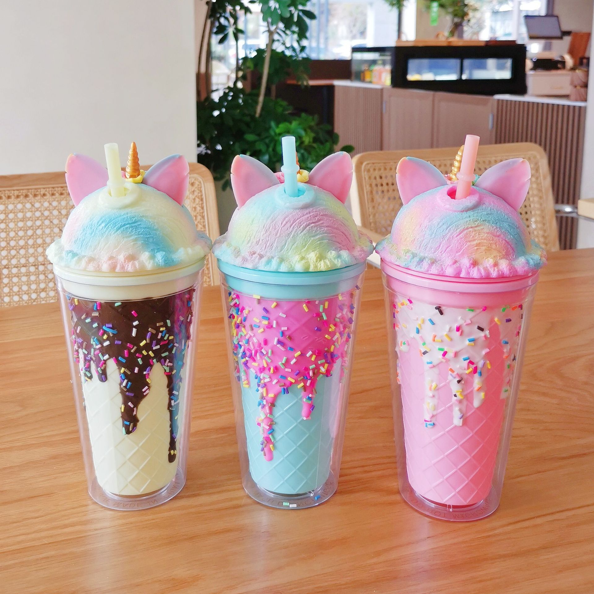 Unicorn Ice Cup Summer Fashion Double-layer plastic straw cup Cute high appearance level Covered water cup cross-border export full figure