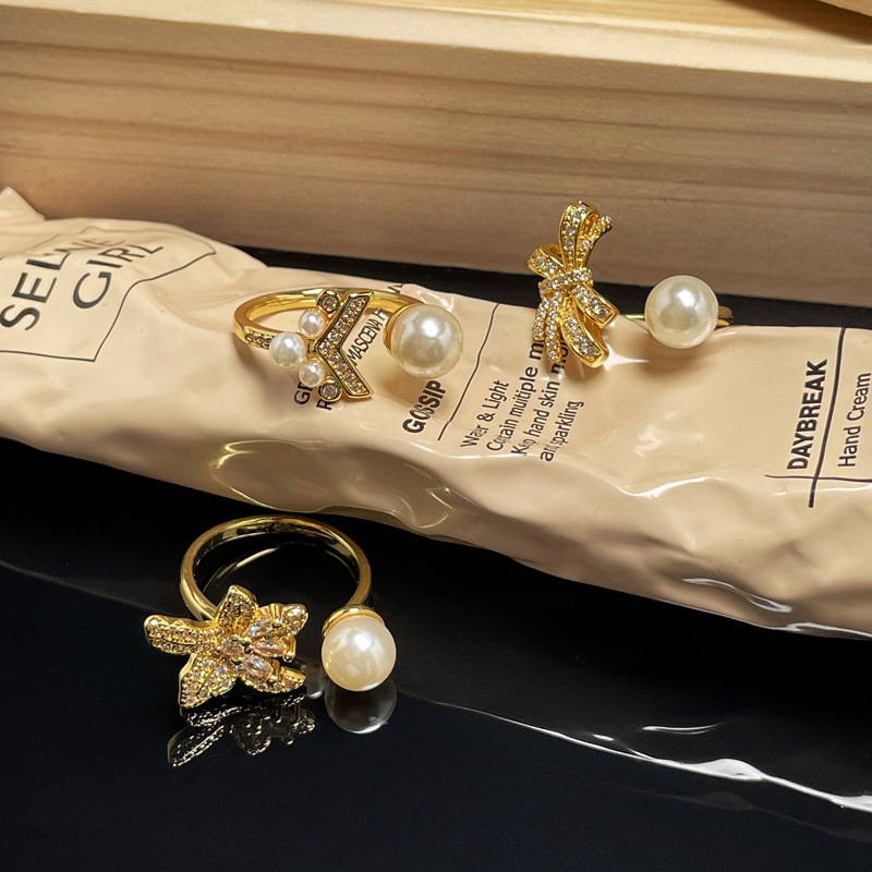 A best-selling pearl flower bow open ring on Xiaohongshu, featuring a fashionable and light luxury design for women with a European and American style details Picture