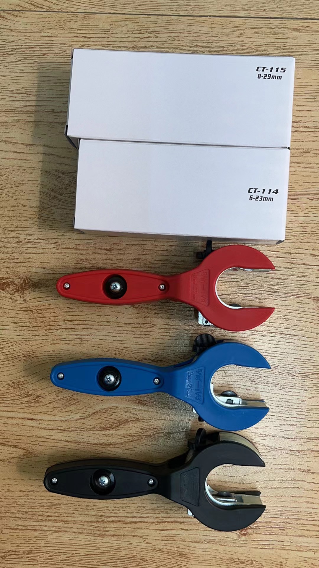 Manufacturer's 6-23mm, 6-29mm, 8-29mm ratchet pipe cutters with extendable heads, copper and metal pipe cutters undefined