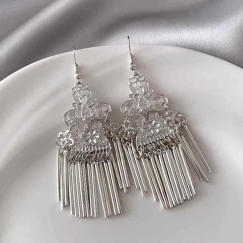 Ethnic-style Miao silver ear rings, retro exotic niche design, long tassel earrings, Chinese-style new Chinese-style earrings for women Specification drawing