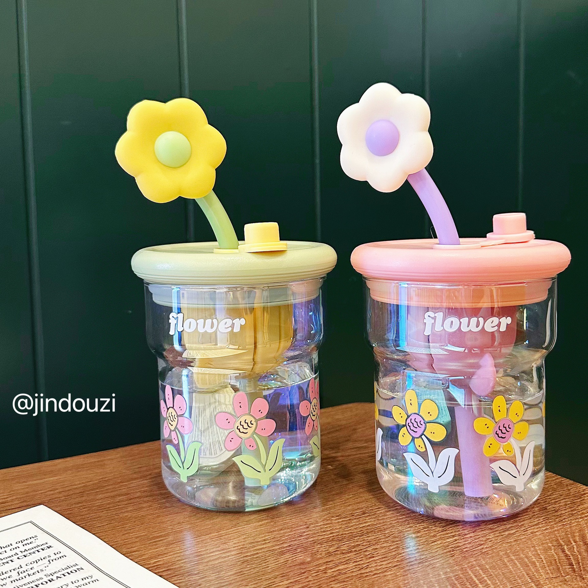 High appearance level little flower girl water cup with filter screen high borosilicate glass cup, high-temperature resistant girls' office tea-making straw cup Specification drawing