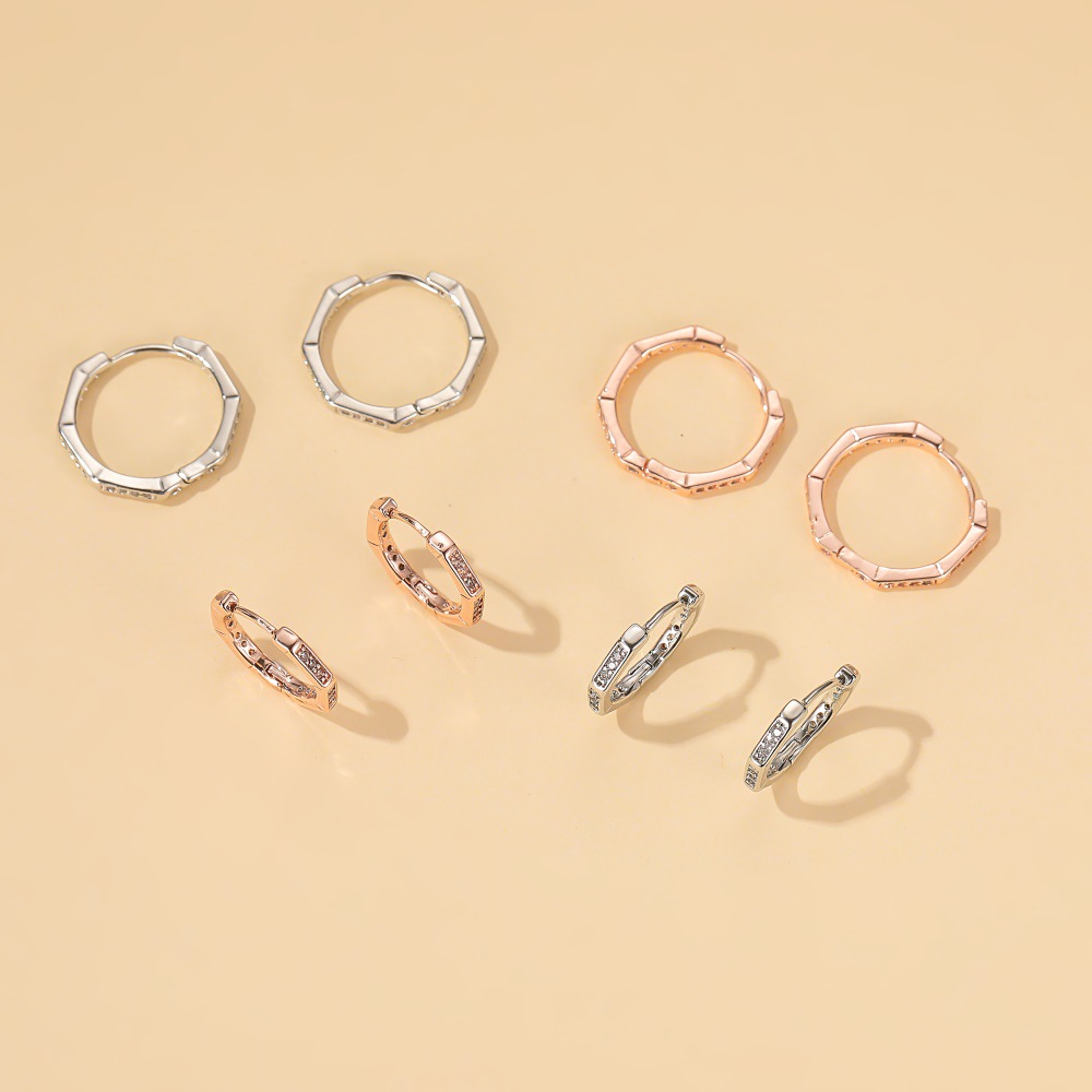Hong Kong-style simple geometric earrings, cold diamond-encrusted polygonal ear buckles, elegant and individual, trendy earrings that are popular on the Internet details Picture
