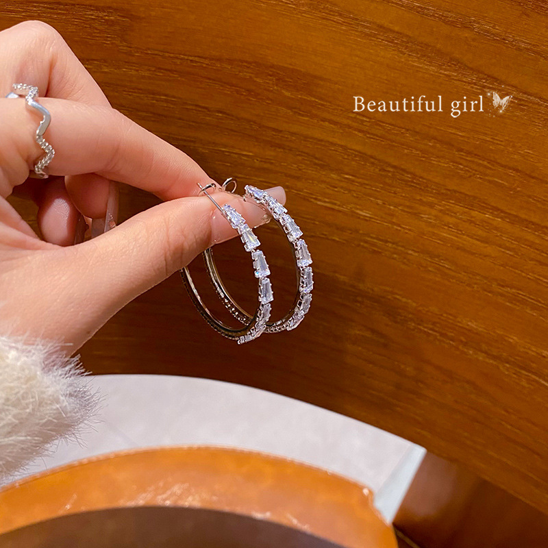 Super fairy zircon large circle earrings for women, a new 2024 trendy and cool style, versatile and elegant exaggerated ear ring earrings full figure