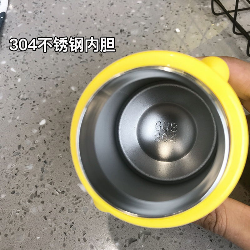 Classic drawstring cartoon, shy and outstanding student duckling, stainless steel insulated cup, student couple, printed l gift cup Application Scenario