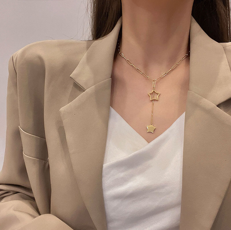 Korean-style simple and elegant hollowed-out five-pointed star tassel pendant titanium steel necklace, fashionable and versatile, personalized collarbone chain Specification drawing