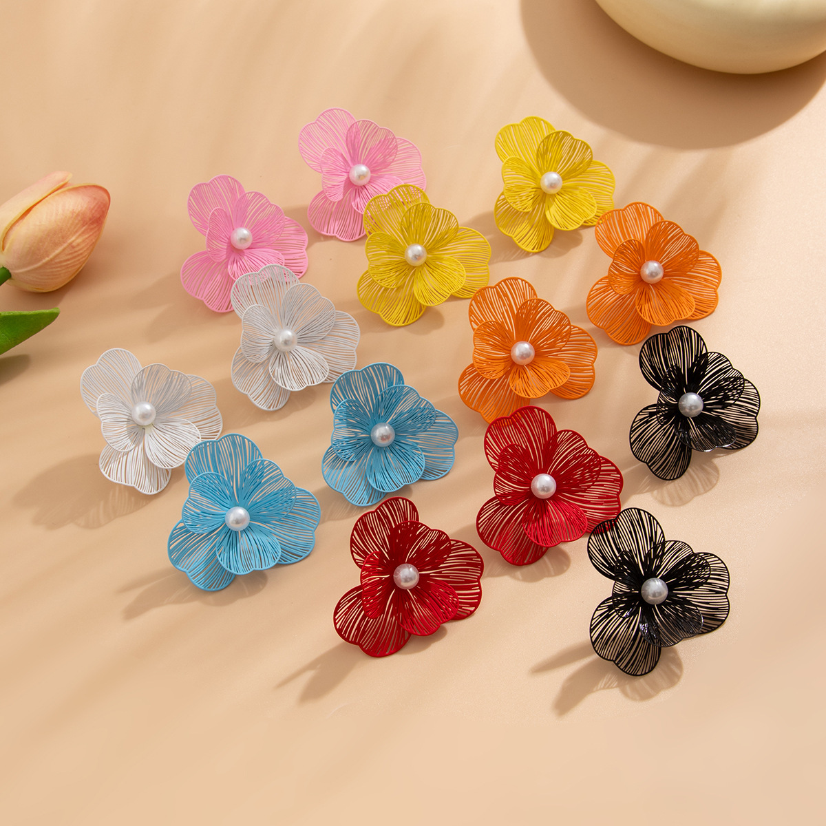 Sweet and simple cross-border accessories from Europe and America, ginkgo leaf and flower stud earrings, exaggerated country-style large petal earrings for women details Picture