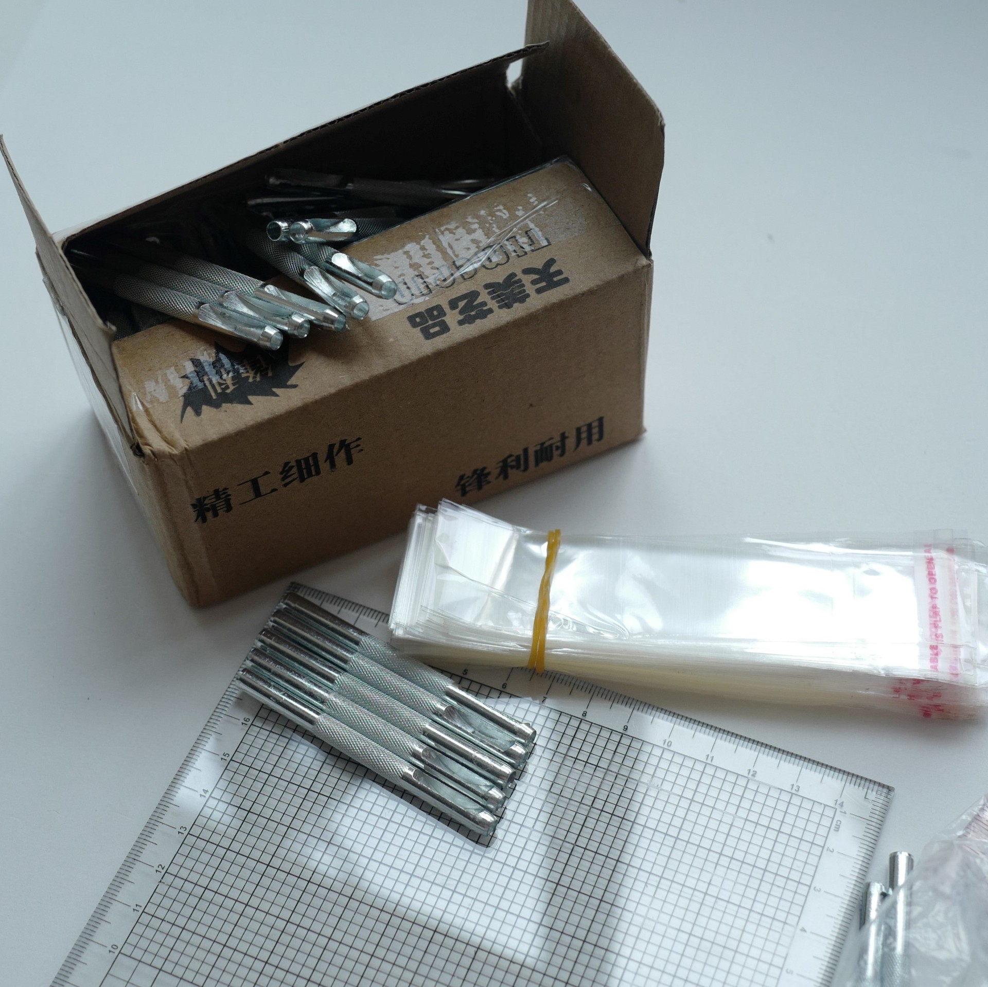 Belt punching punch, belt punching machine, belt punching tool, exquisite electroplated punching punch, sharp belt punching punch Specification drawing