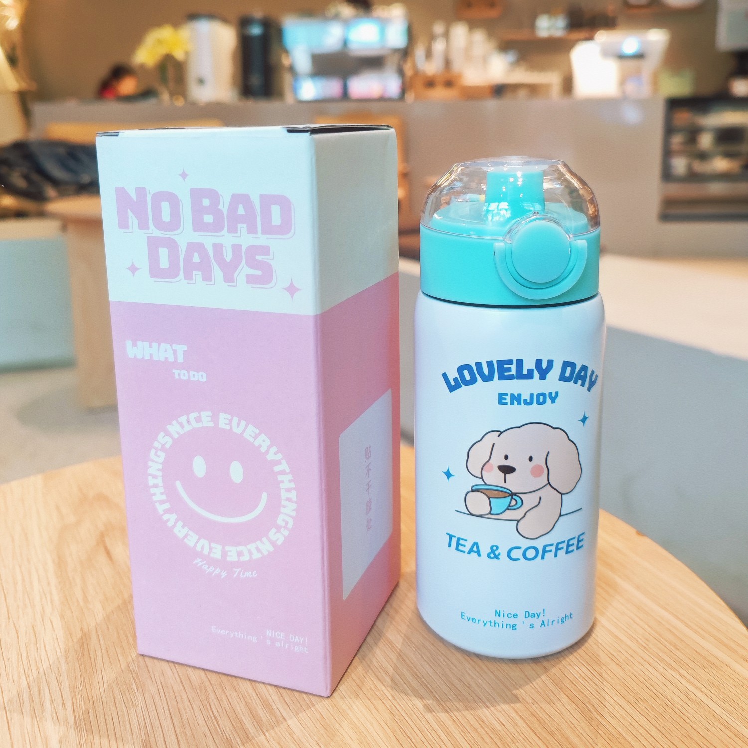 Wholesale of new cartoon insulated cups, cute student portable straw cups, hand-held stainless steel spring lid couple cups Application Scenario