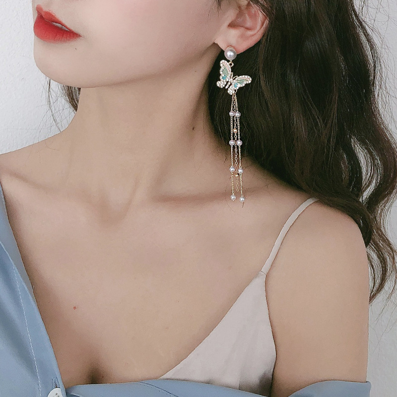 Exaggerated and elegant earrings, fashionable tassel pearl butterfly earrings, summer high-end long exquisite earrings for women wholesale details Picture