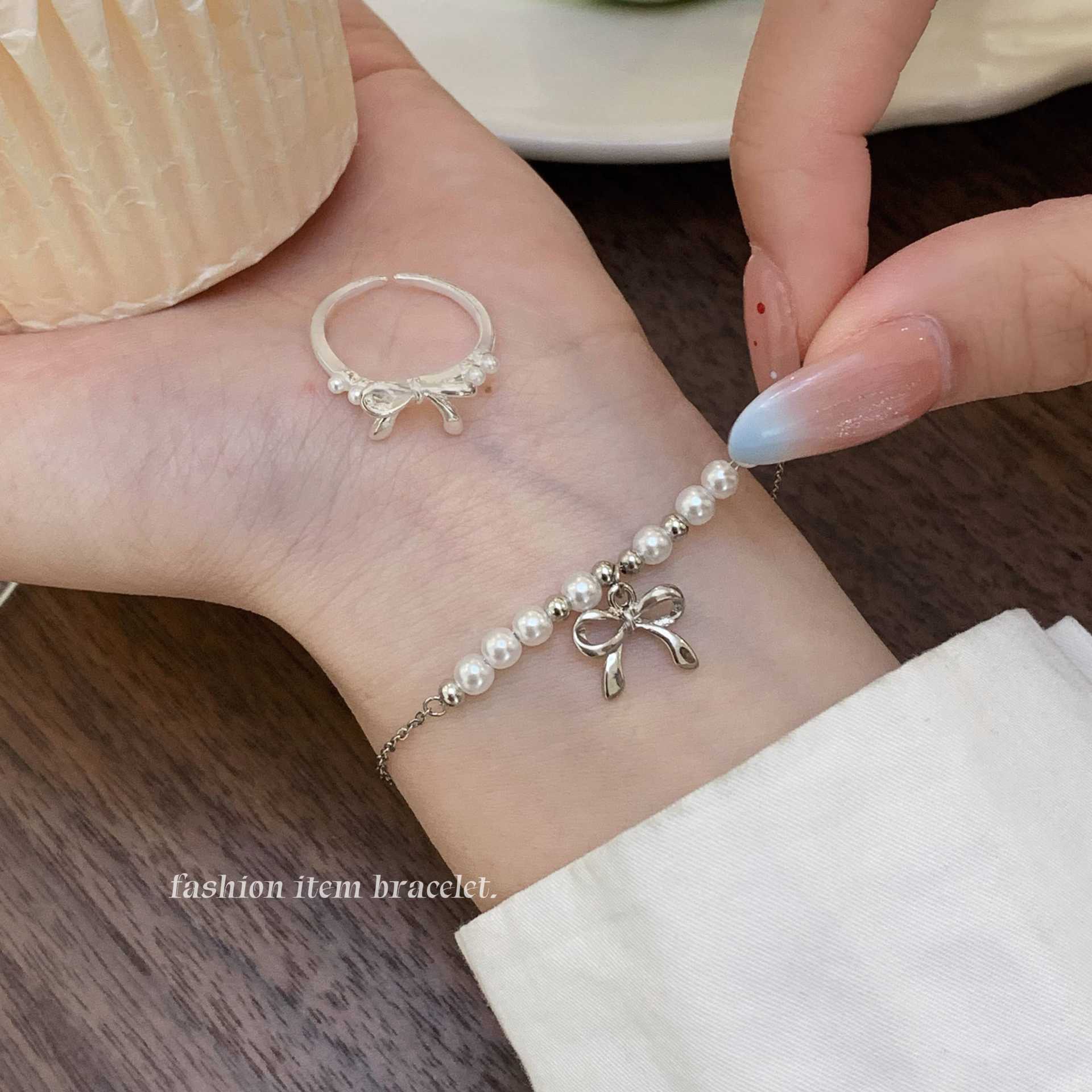 Summer niche design bow pearl bracelet, feminine charm, white K light luxury, high-end, fashionable and sweet jewelry full figure