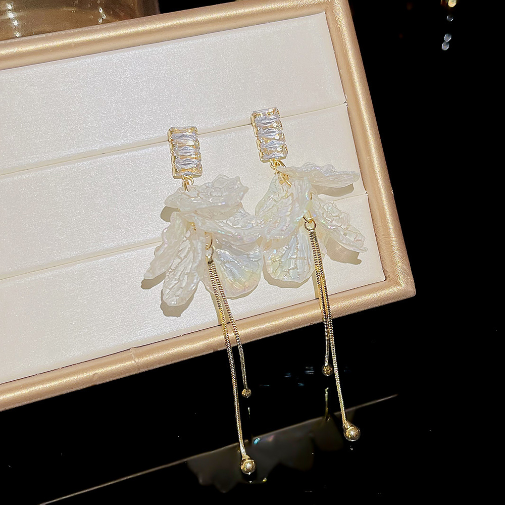 Sweet and fresh, super fairy petal earrings, high-end autumn and winter long tassel earrings, fashionable and elegant stud earrings for women details Picture