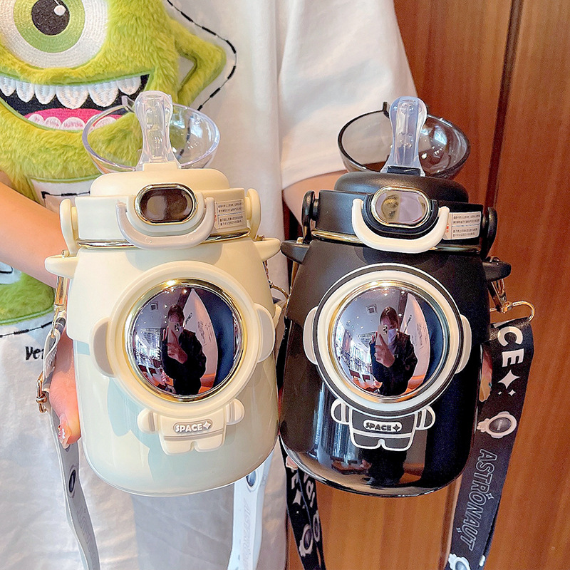 Creative children's insulated cups, cute large-capacity straw cups, girls' high appearance level cartoon stainless steel water cups wholesale details Picture