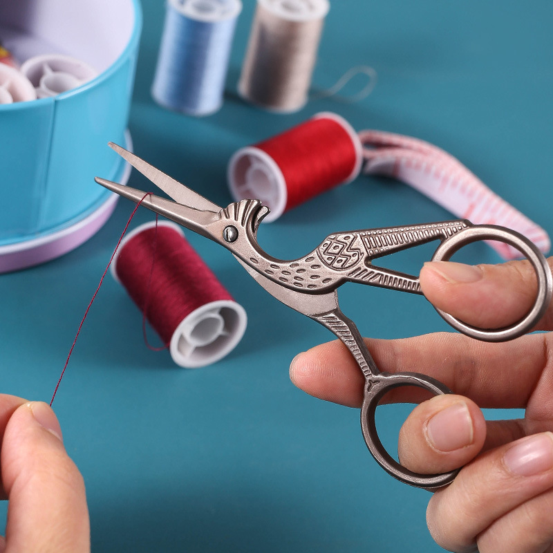Stainless steel crane scissors, retro crane shaped scissors, tea scissors, cross-stitch handcrafted creative household small scissors Specification drawing