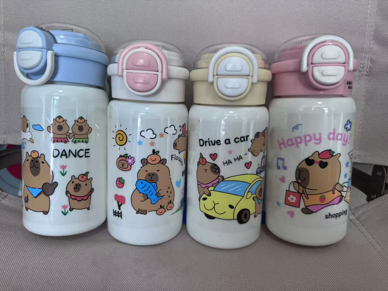New high-appearation-level large-capacity plastic cup, fresh and clean children's high-appearation-level portable cup, cartoon cute portable water cup Application Scenario