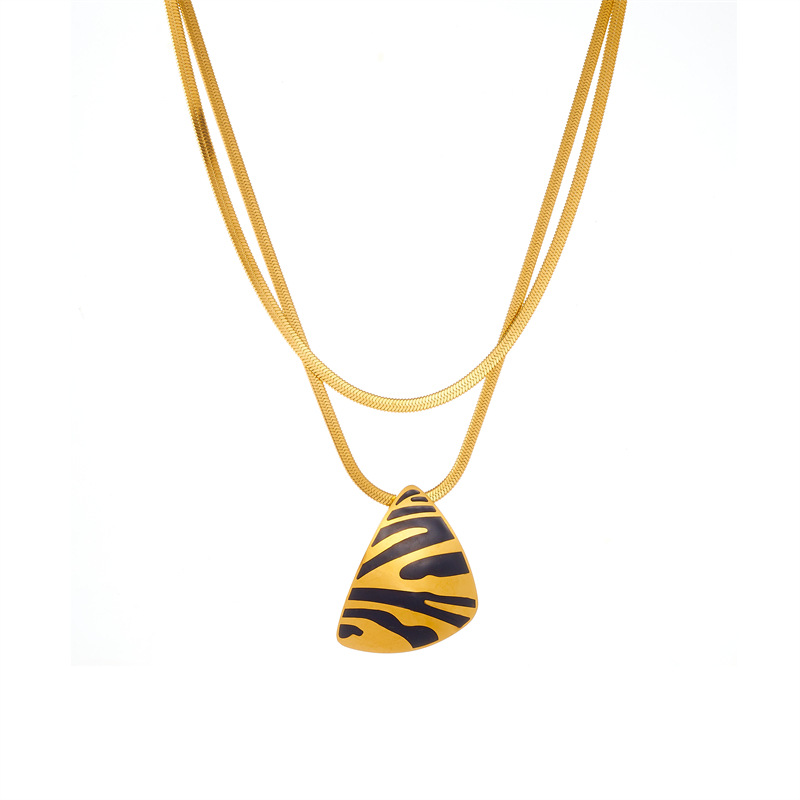 A new cross-border retro high-end striped gold-plated triangular geometric pendant stainless steel stacked chain necklace Item Picture