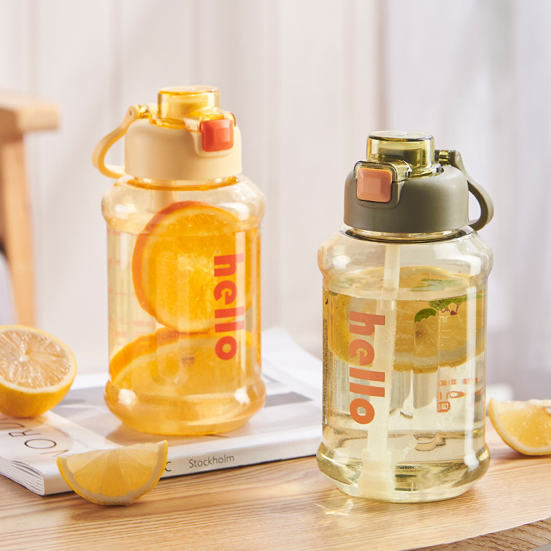 Simple and portable water bottle, cute hand-held cup with straw, space cup custom wholesale Application Scenario