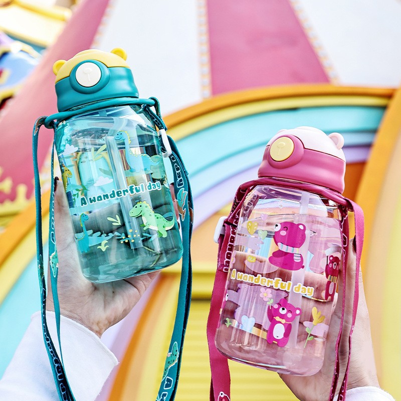 New cute cartoon children's plastic water cups, summer student straw cups, outdoor portable school cups, water bottles full figure