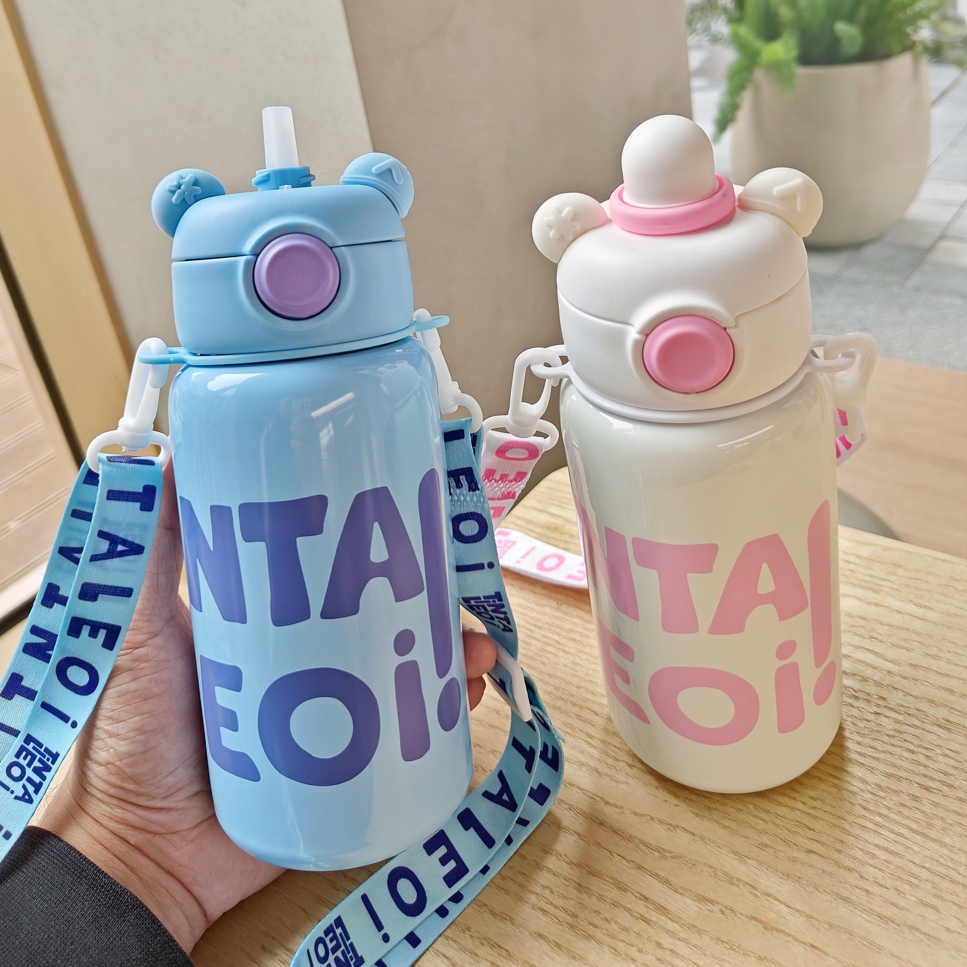 Children's insulated cups, high appearance level 316 stainless steel water cups for boys and girls, crossbody dopamine cup, double-drinking straw cup Application Scenario