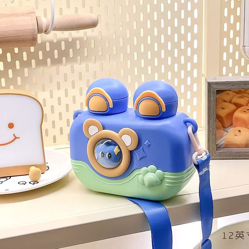 New children's water cup, large-capacity student straw cup, high appearance level, cute double-spout bear cup, slanting water bottle Specification drawing