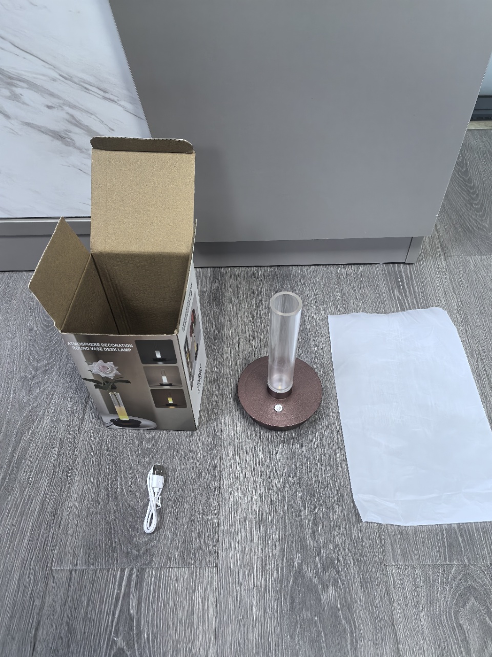 A vase with a lantern in it Application Scenario